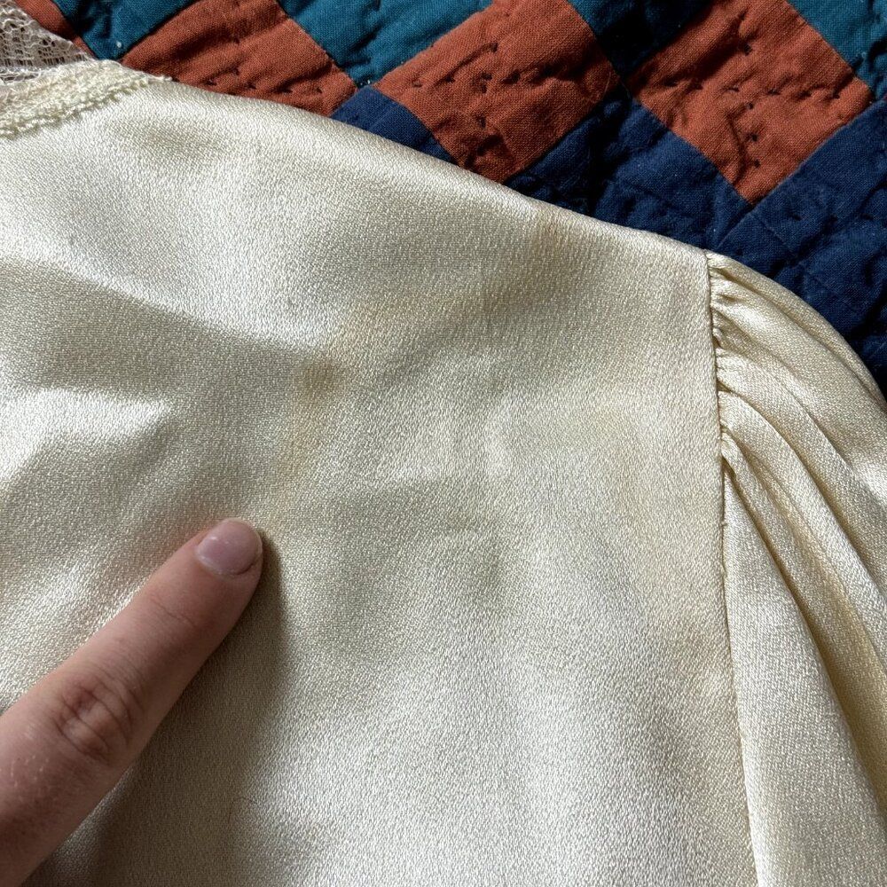 Vintage 1970s Gunne Sax Ivory Cream Satin Romantic Cottagecore Blouse Sz S - Picture 10 of 10